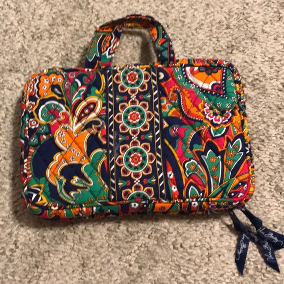 Vera Bradley Handbags - Vera Bradley Toiletry bag